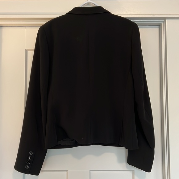 Black Bill Blass Skirt Suite - Picture 4 of 9
